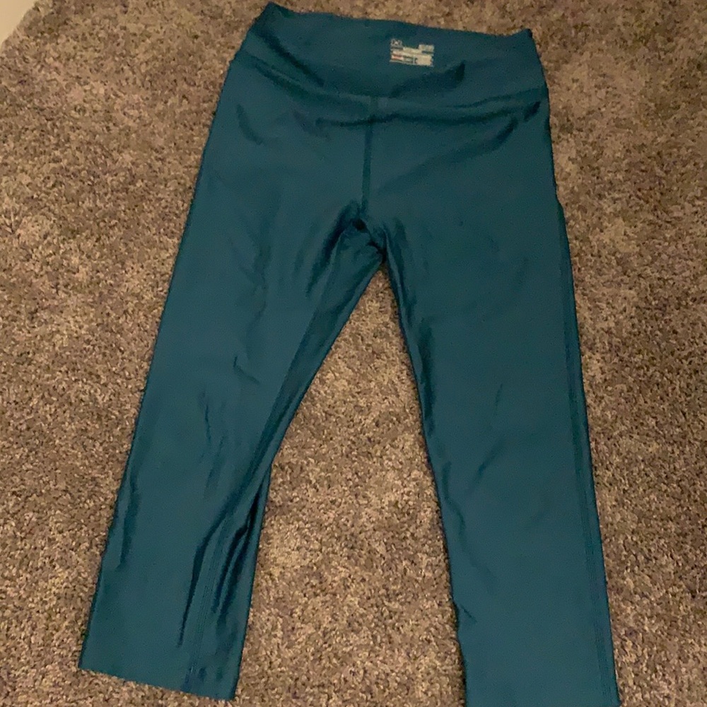 Under Armour Cropped Heat Gear Compression Legging